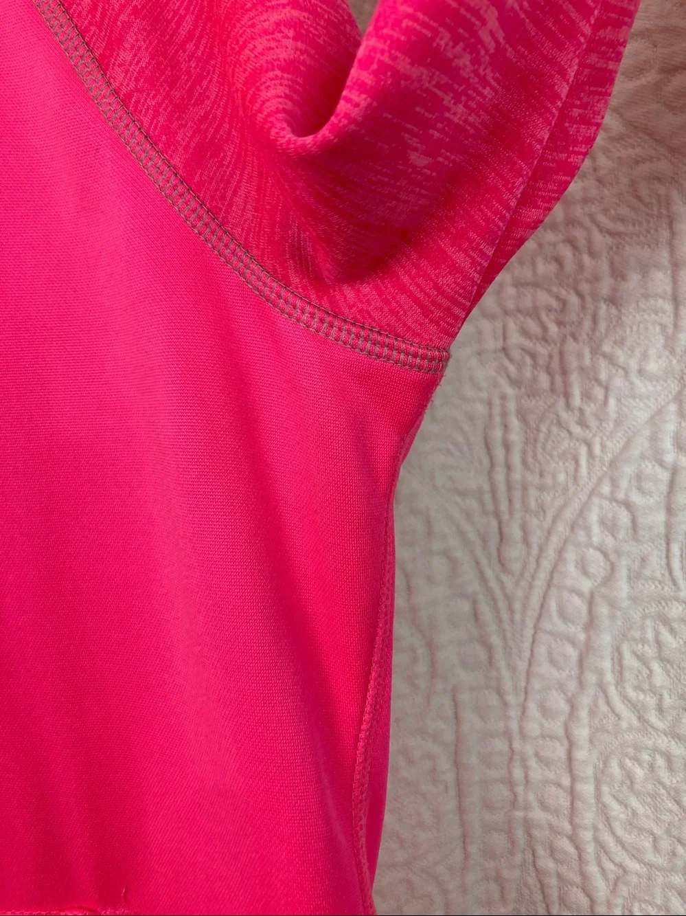 Danskin Now Women’s Neon Pink Pullover Hoodie sz Medium